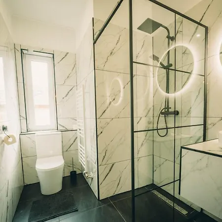 D6 Apartment *